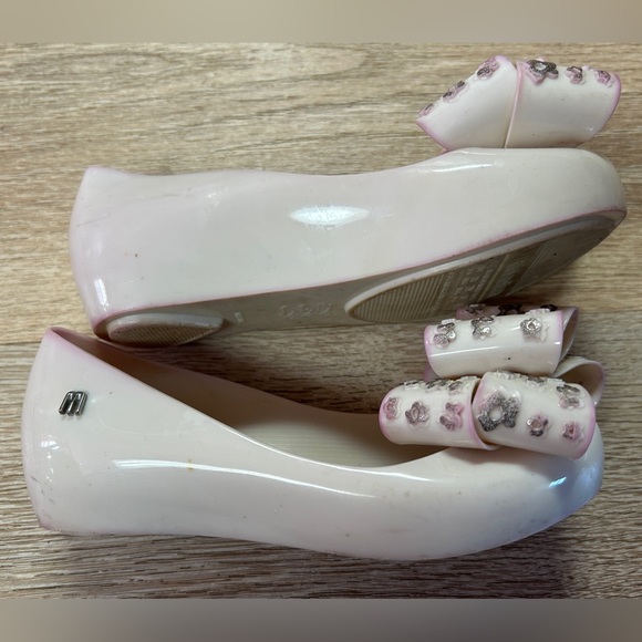 Mini Melissa Shoes - Picture 3 of 4